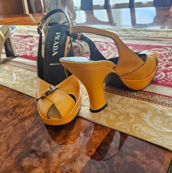 Prada Shoes - Prada Pumps sz 7